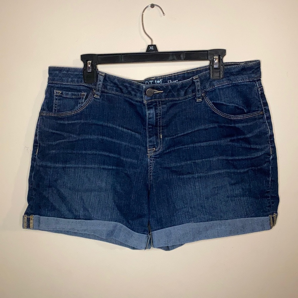Cuffed Jean Shors